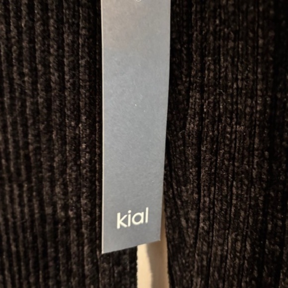 KIAL (NWT) Beautiful black chenille sweater- XL - Picture 3 of 4